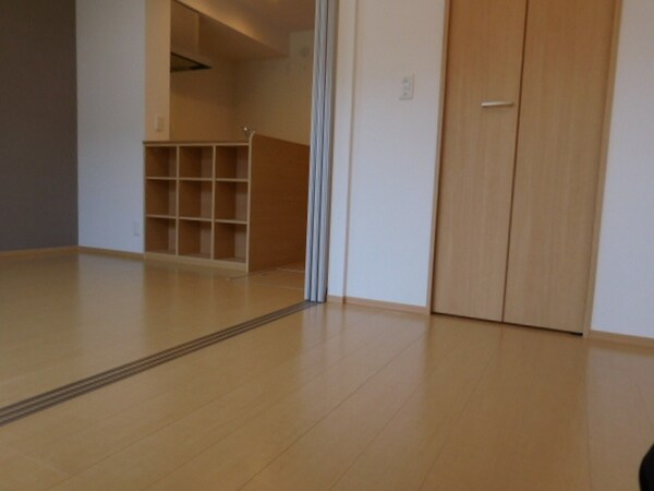 寝室(洋室～リビング)