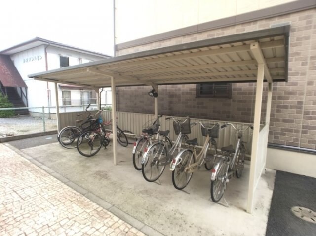 物件外観写真3　(駐車場)