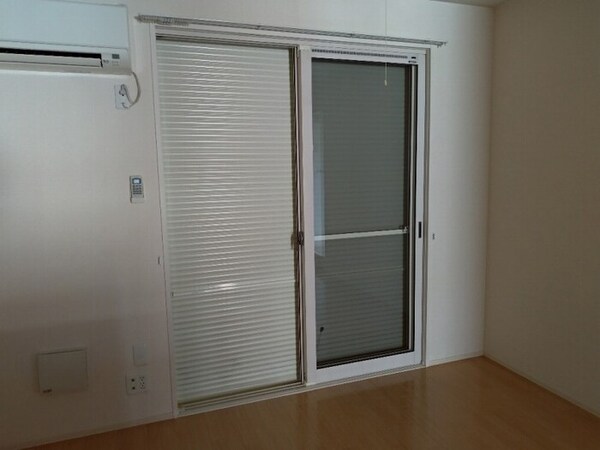 内装他(シャッター雨戸)
