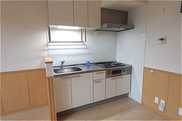 キッチン(システムキッチン（上部収納棚付き）)