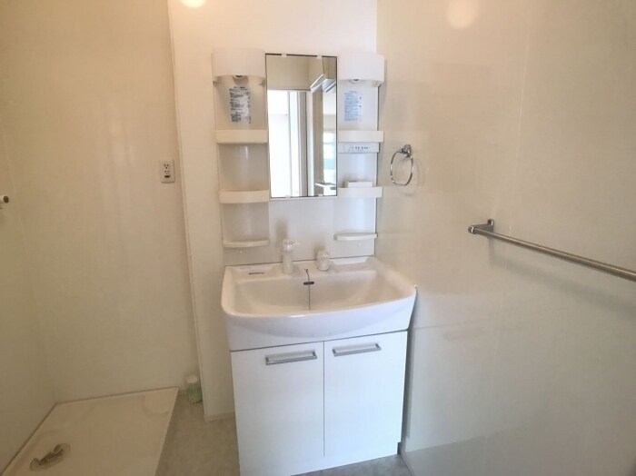 物件内観写真8　(洗面所)