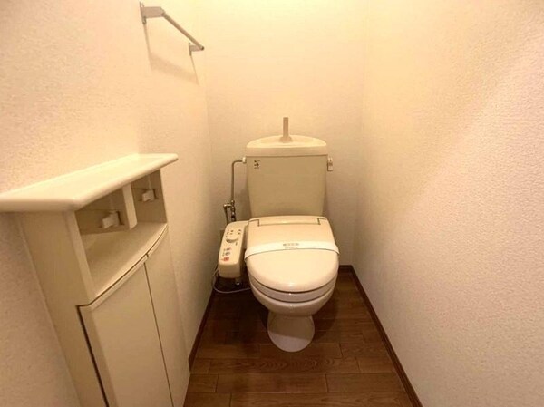 トイレ(温水洗浄暖房便座のトイレ)