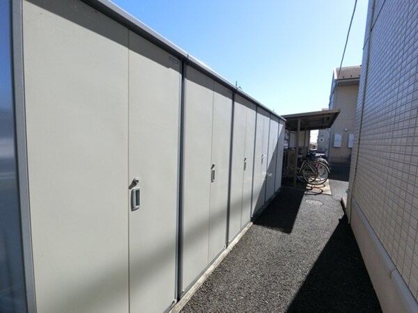 ロビー・ラウンジ(外部物置)