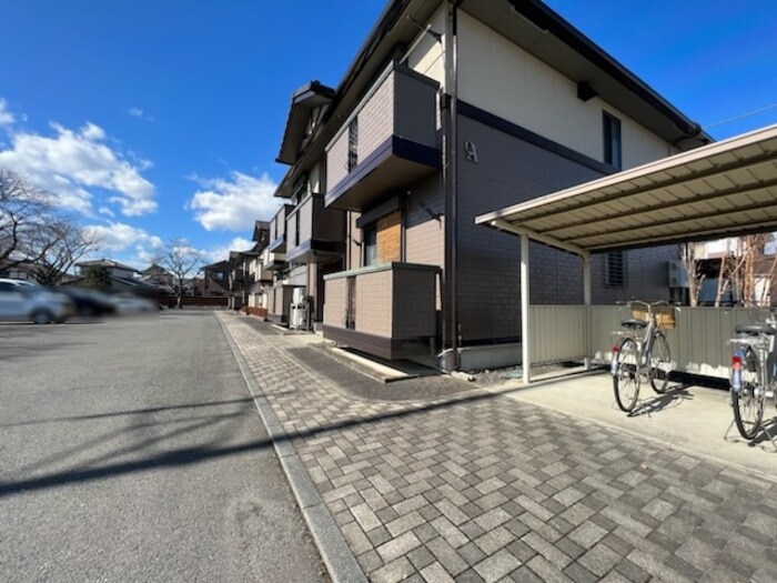 物件外観写真3　(エントランス)