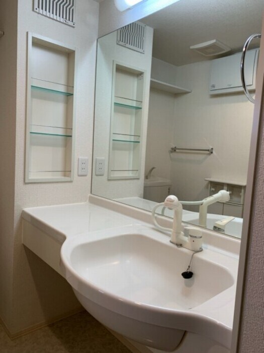 物件内観写真9　(カウンター洗面台)