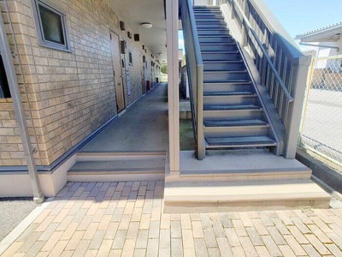 物件外観写真6　(エントランス)