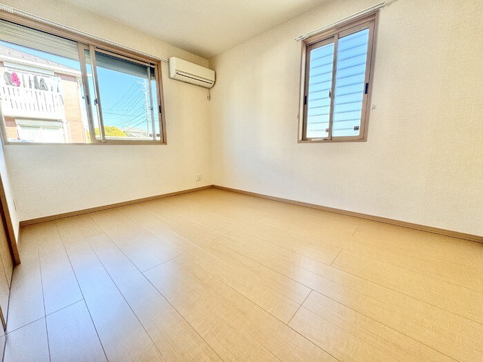 物件内観写真7　(洋室（別部屋）)