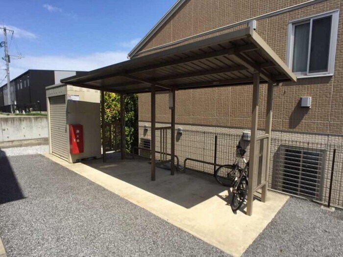 物件内観写真9　(駐輪場)