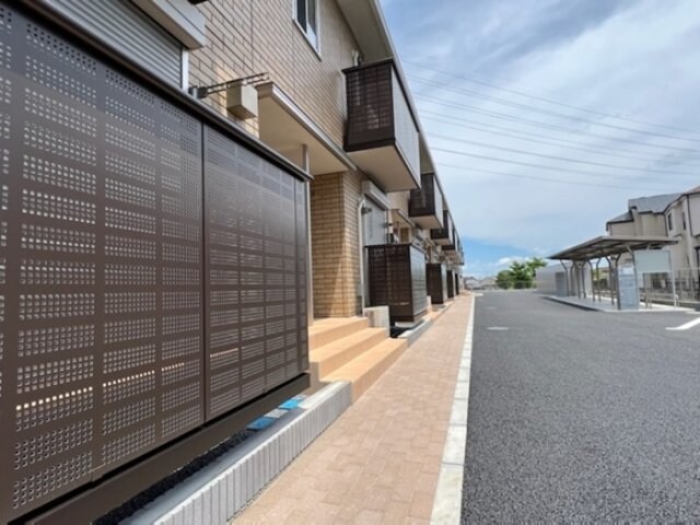 物件内観写真9　(玄関前)