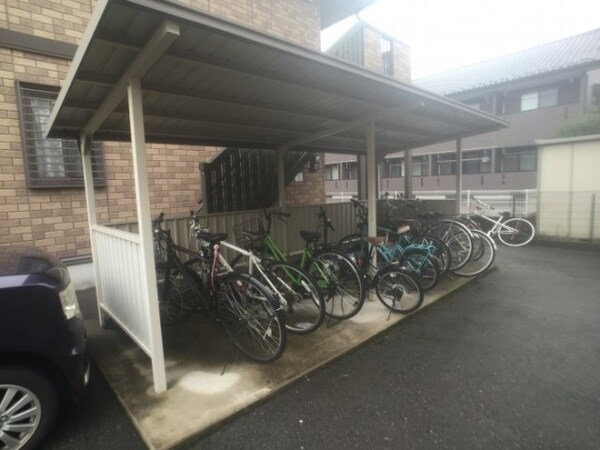 建物設備(駐輪場)