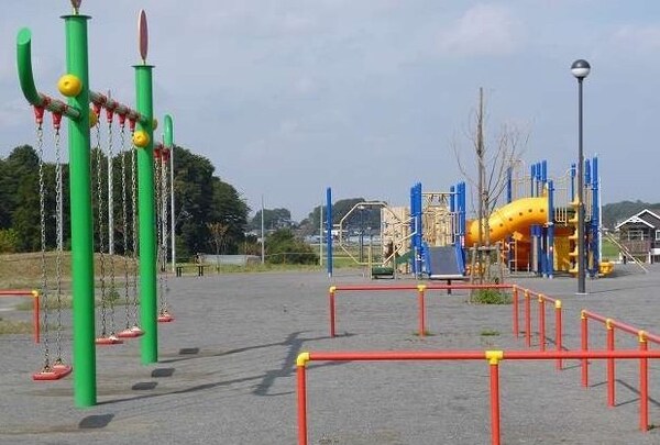 周辺環境(長田公園まで180m)