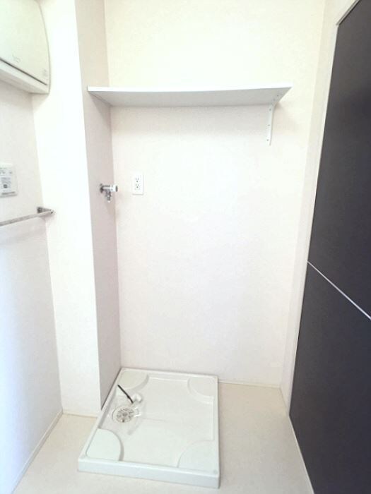 物件内観写真18　(洗濯機置き場)