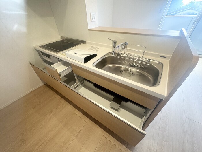 物件内観写真5　(キッチン（収納）)