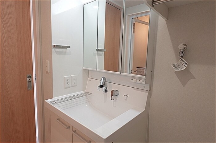 物件内観写真9　(洗髪洗面化粧台)