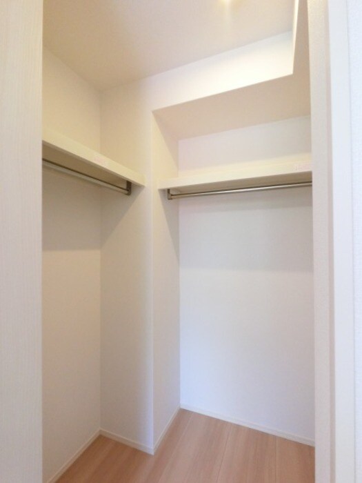 物件内観写真13　(洋室・ウォークインクローゼット)