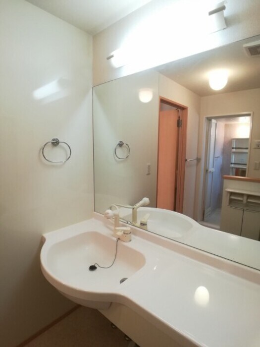 物件内観写真11　(カウンター洗面台)