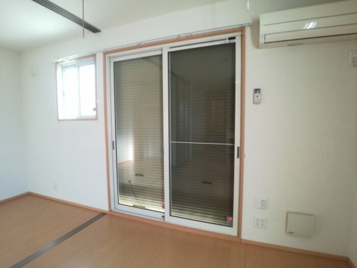 物件内観写真18　(シャッター雨戸)