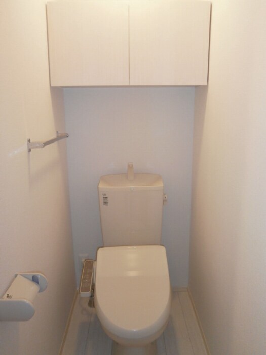 物件内観写真12　(温水洗浄暖房便座)