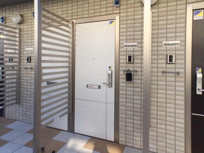 物件内観写真19　(玄関前)