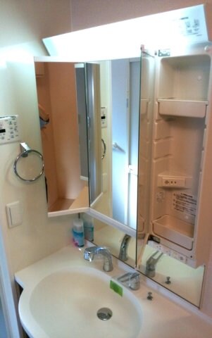 物件内観写真10　(洗髪洗面化粧台)