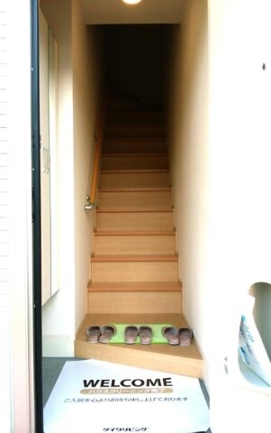 物件内観写真13　(玄関)