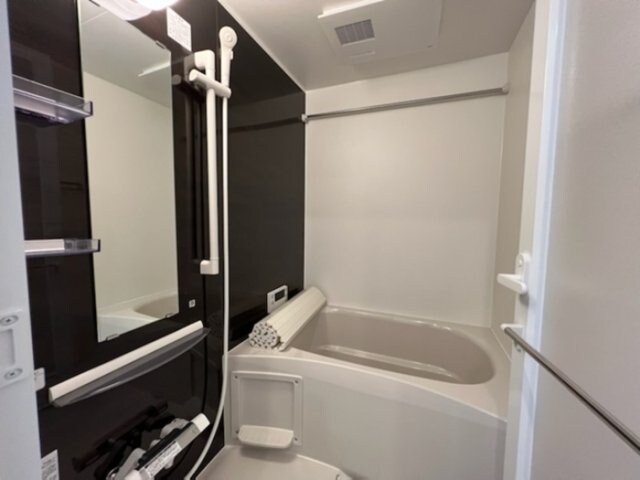 物件内観写真10　(換気暖房乾燥機付き浴室)