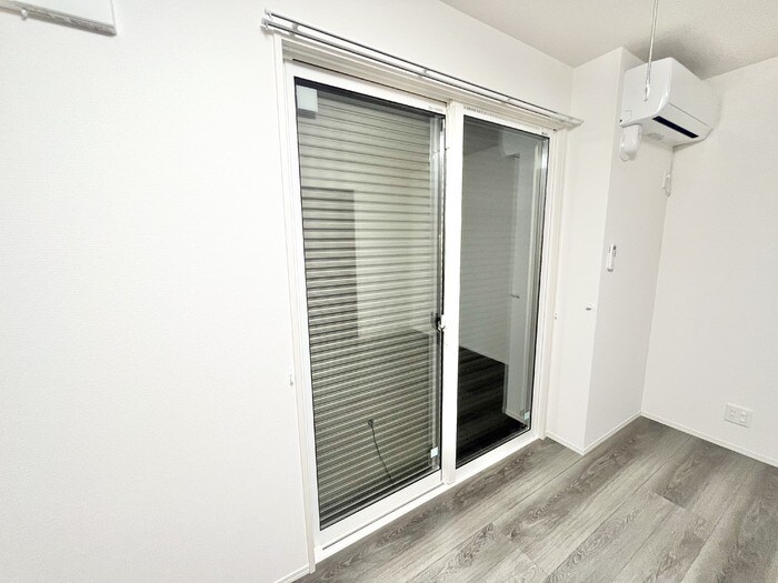物件内観写真24　(シャッター雨戸)