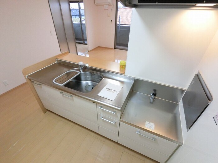 物件内観写真8　(対面キッチン)