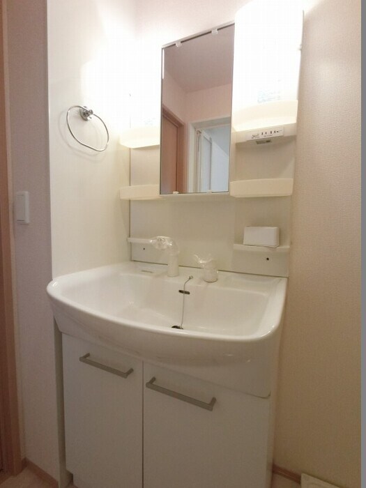 物件内観写真11　(洗髪洗面化粧台)