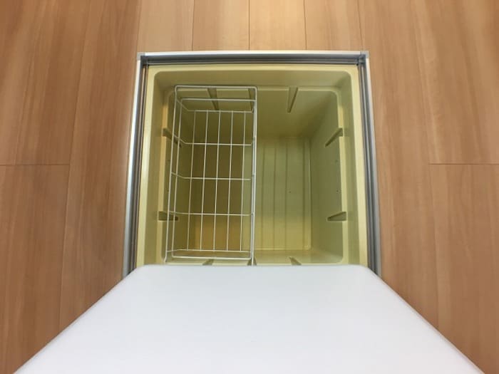 物件内観写真18　(床下収納)