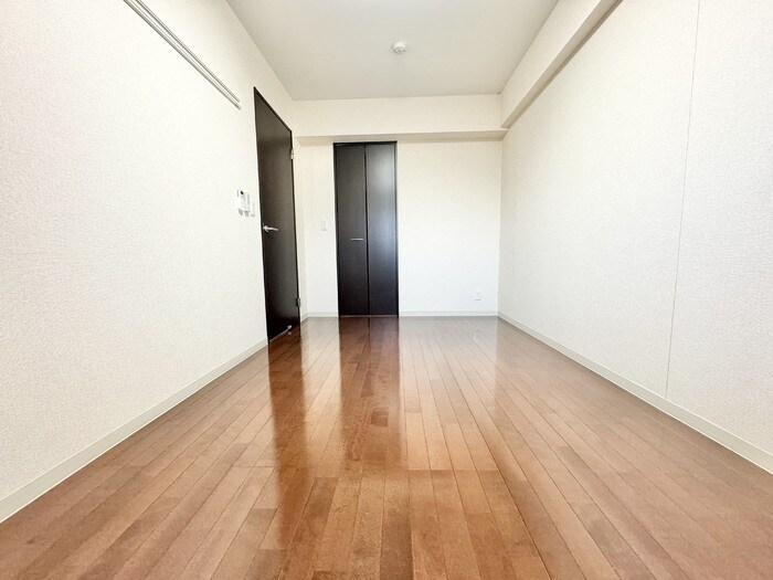 物件内観写真13　(洋室（別角度）)