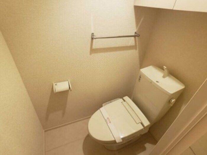 物件内観写真9　(温水洗浄便座のトイレ)