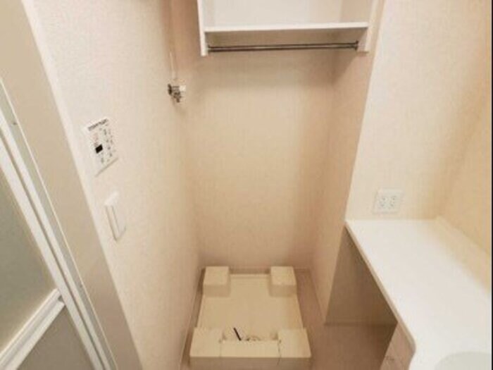 物件内観写真16　(洗濯機置き場)