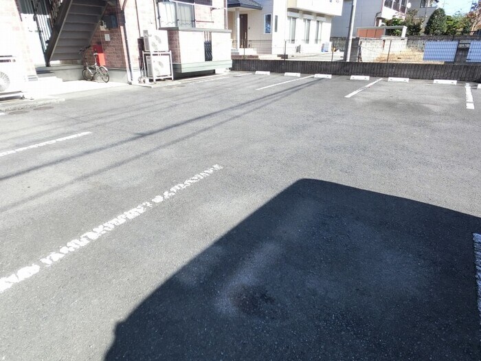 物件外観写真2　(駐車場)