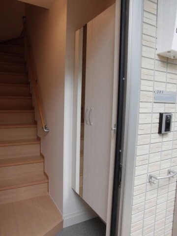 物件内観写真10　(玄関)