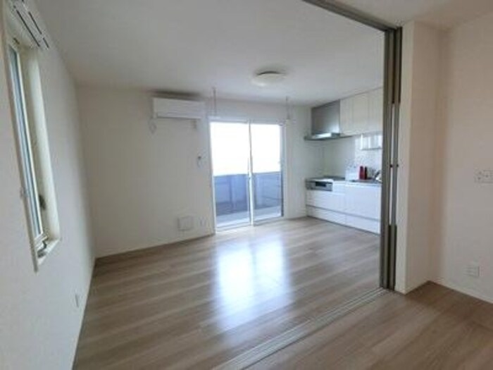 物件内観写真10　(洋室)