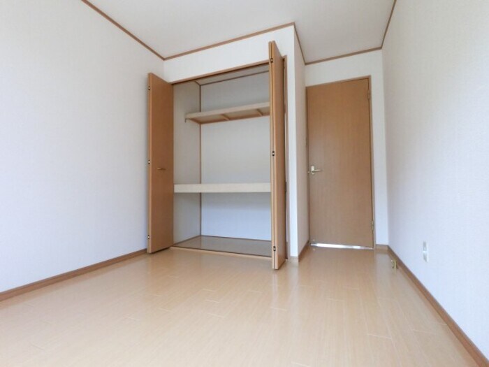 物件内観写真17　(南西・洋室)