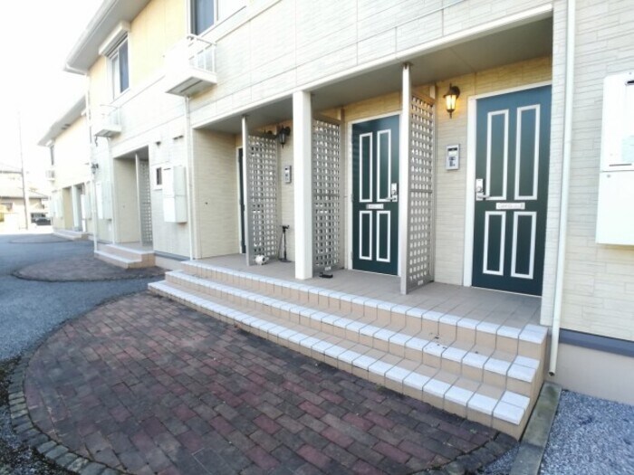 物件外観写真3　(エントランス)