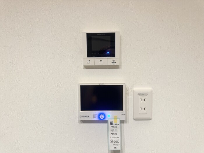 物件内観写真18　(発電モニター、モニター付きインターホン)