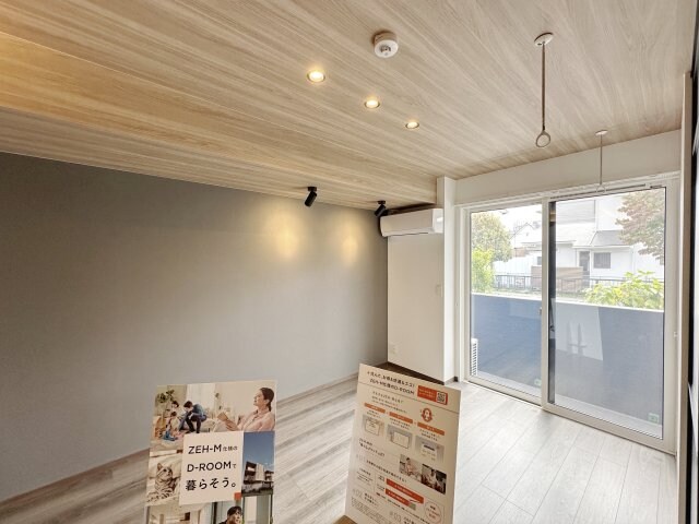 物件内観写真3　(LDK)