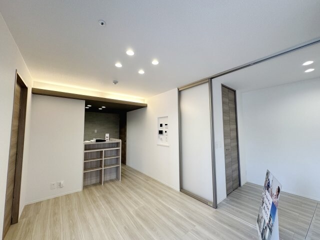 物件内観写真7　(おしゃれな間接照明！)