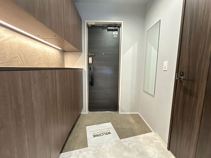 物件内観写真22　(玄関)