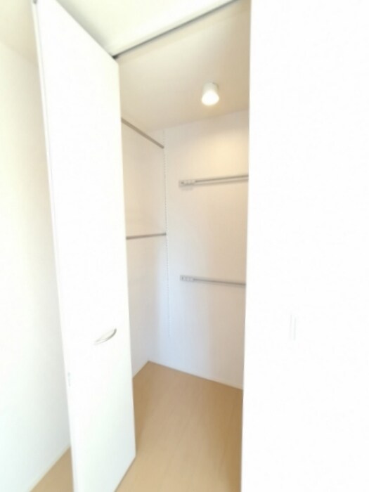 物件内観写真13　(収納)