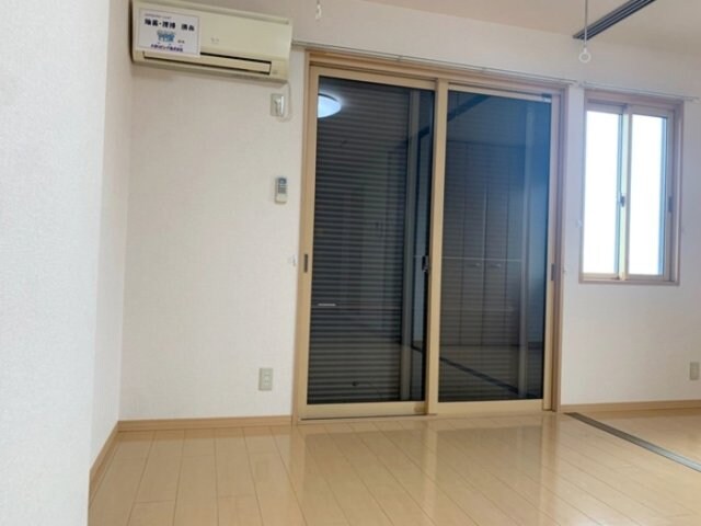 物件内観写真14　(シャッター雨戸)