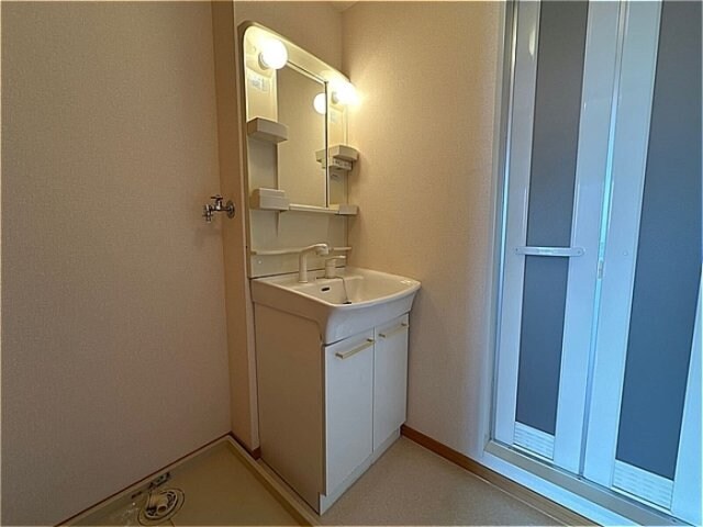 物件内観写真11　(洗髪洗面化粧台)
