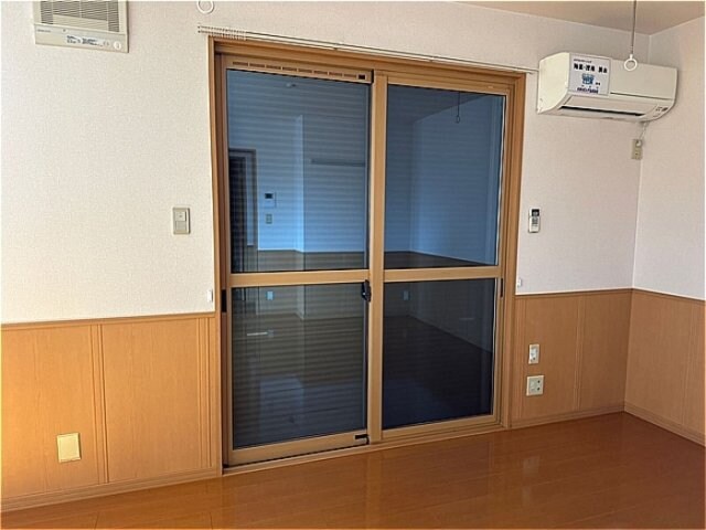 物件内観写真16　(シャッター雨戸)