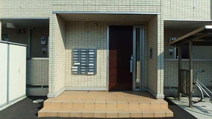 物件外観写真3　(エントランス)