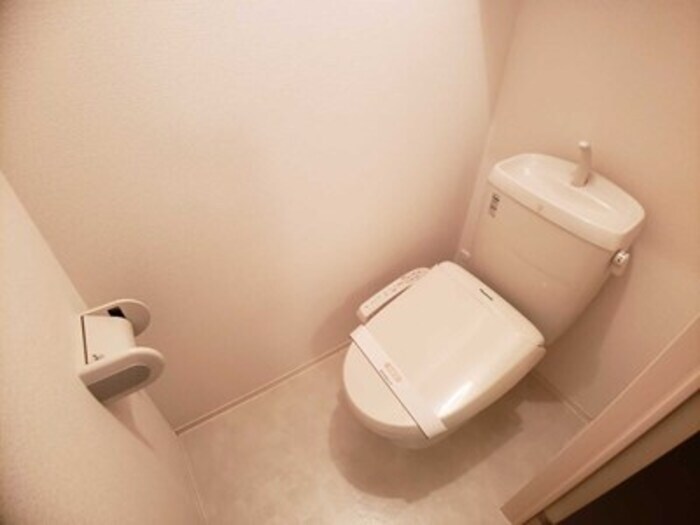 物件内観写真12　(温水洗浄便座のトイレ)