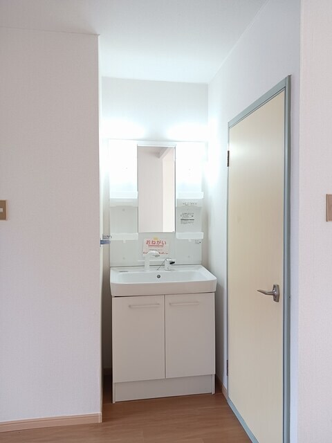 物件内観写真6　(洗面所)