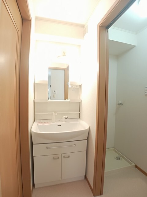 物件内観写真6　(洗面所)